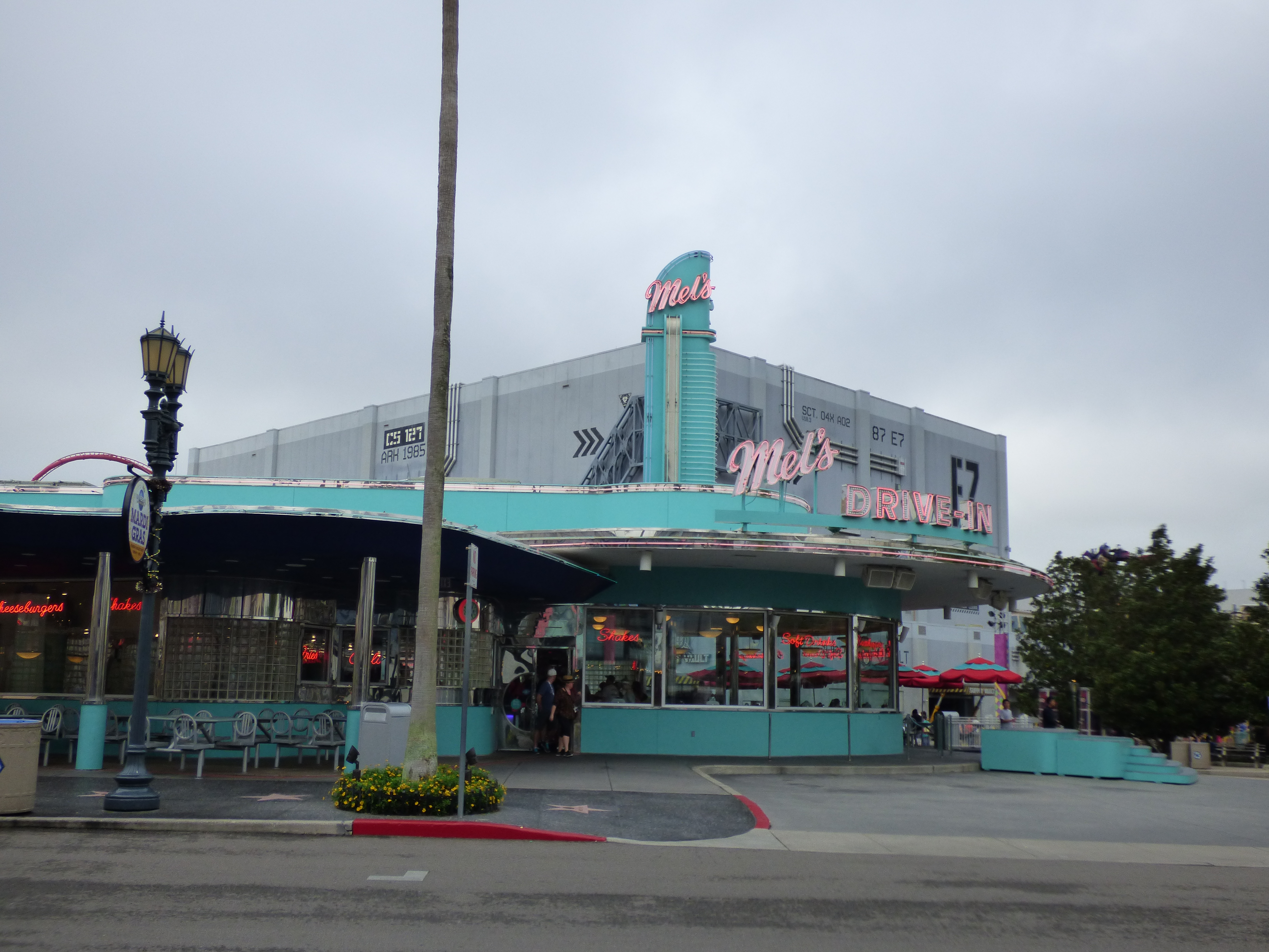 Lunch At Mel S Drive In Diner At Universal Studios Disfamilytravels